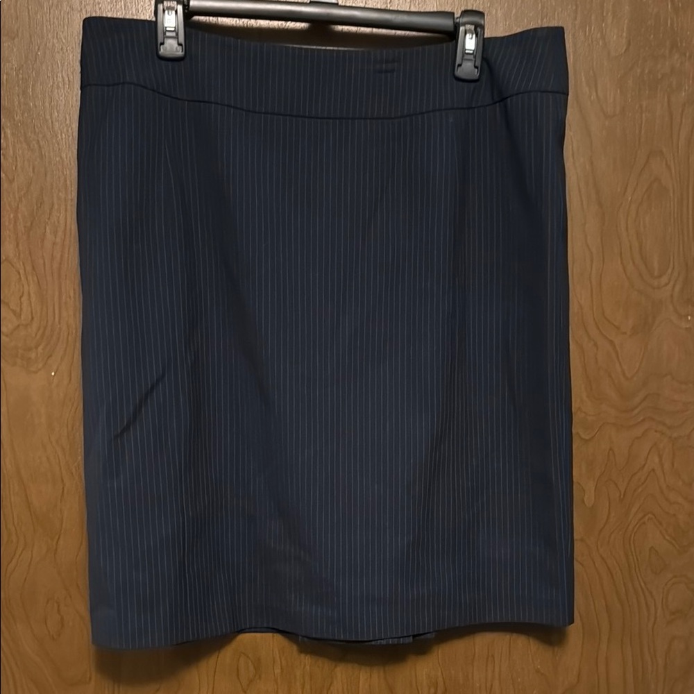 New York & Company Navy Blue Pinstripe Skirt size 14